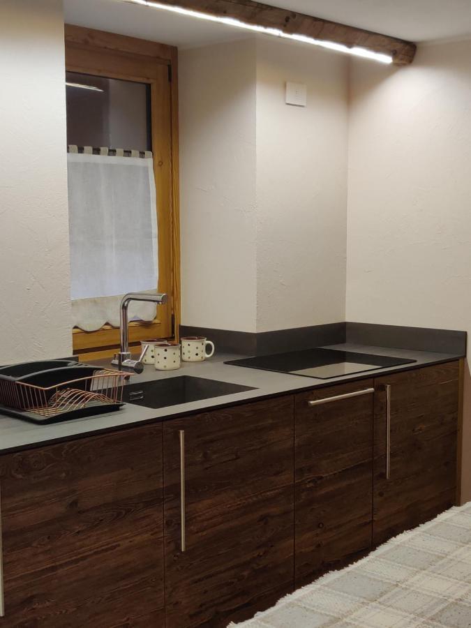 Appartamento Au Fond Du Bourg Aosta Esterno foto
