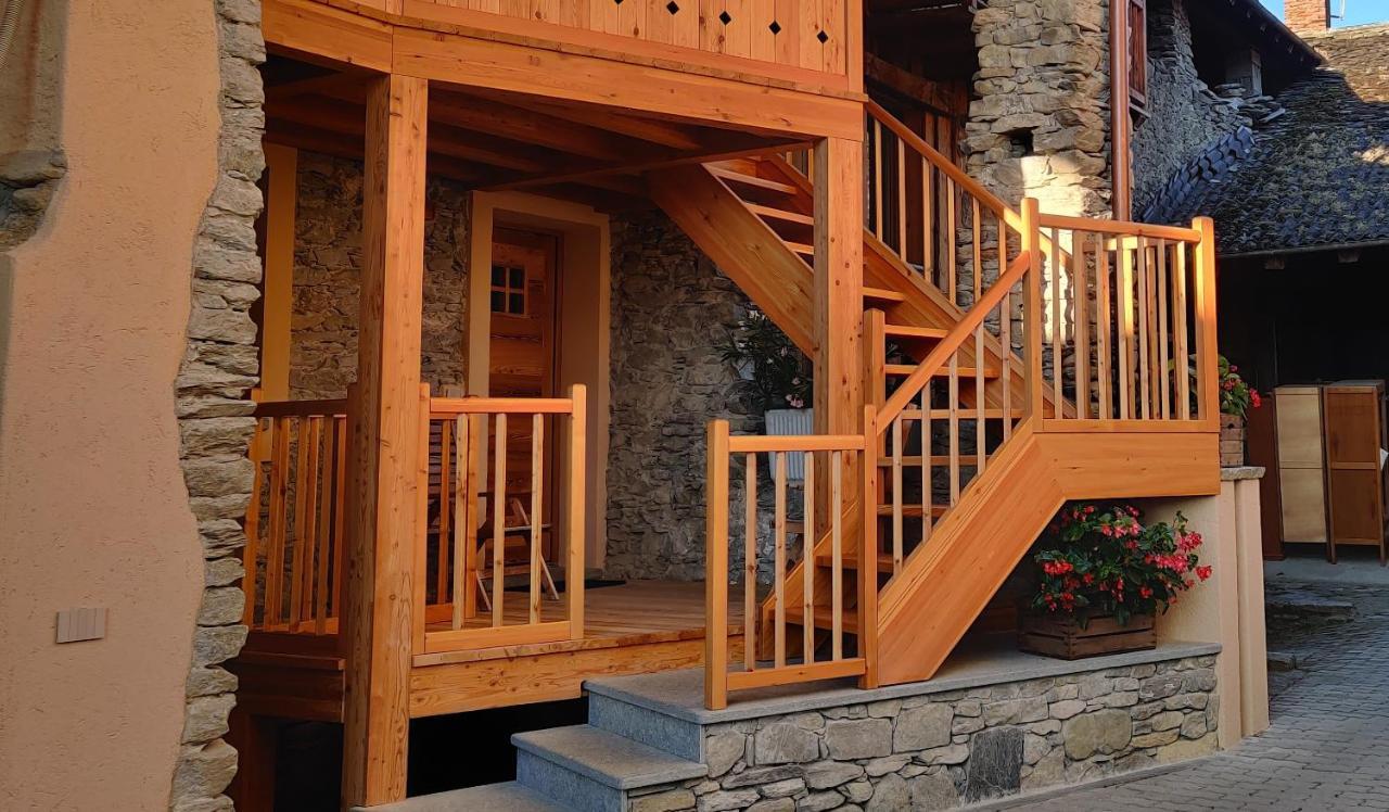 Appartamento Au Fond Du Bourg Aosta Esterno foto